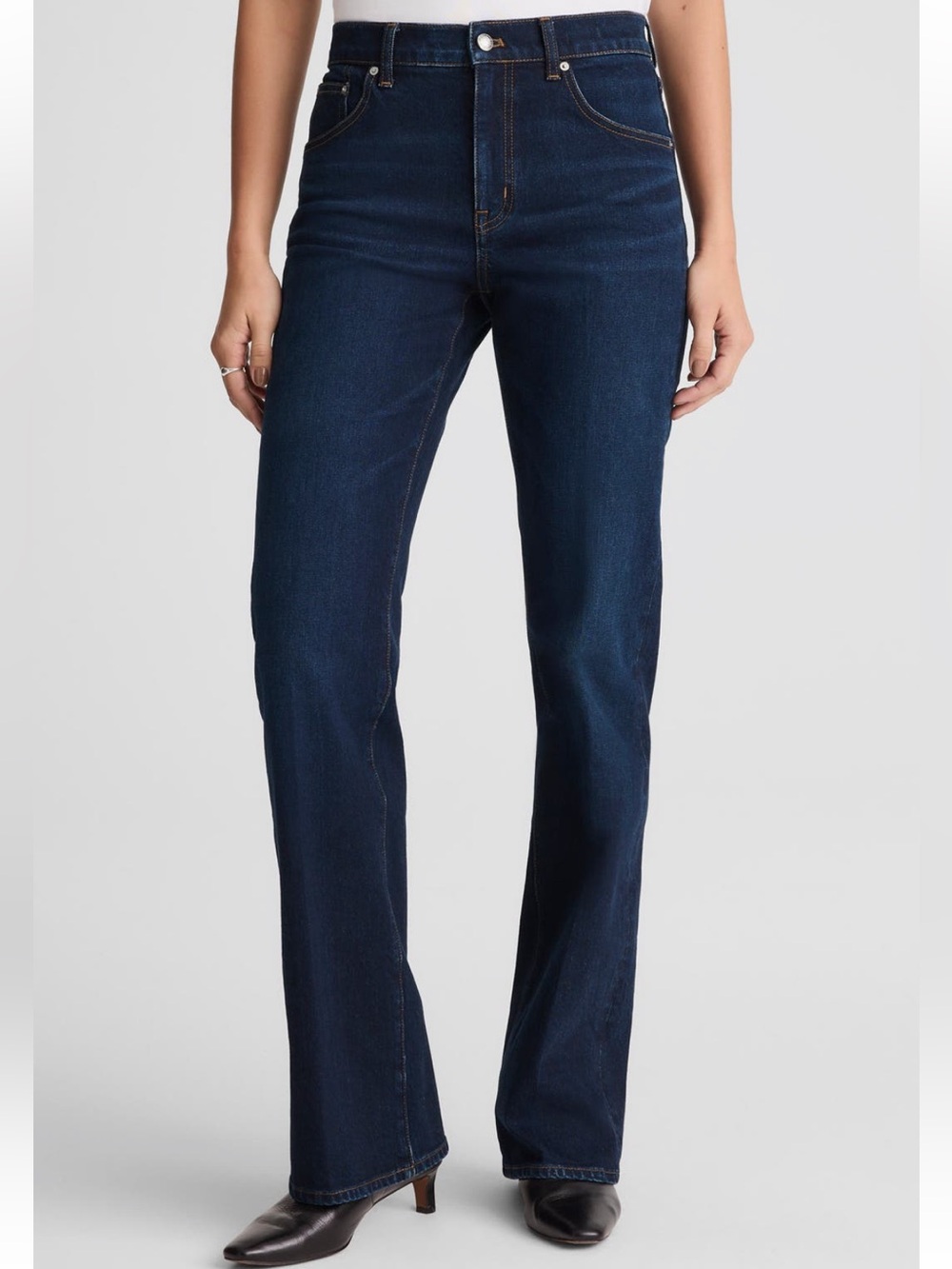 Madewell Relaxed Bootcut Jeans in Foundry Wash